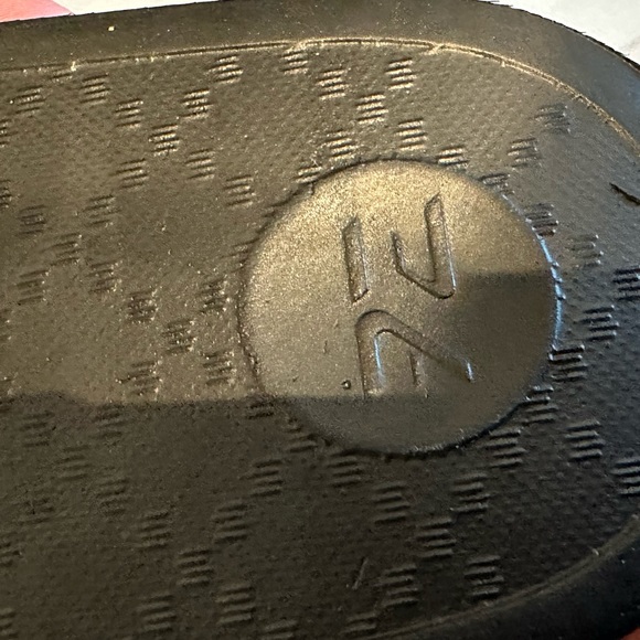 COPY - BNIB size 8 mens Gucci flip flops - Picture 7 of 7